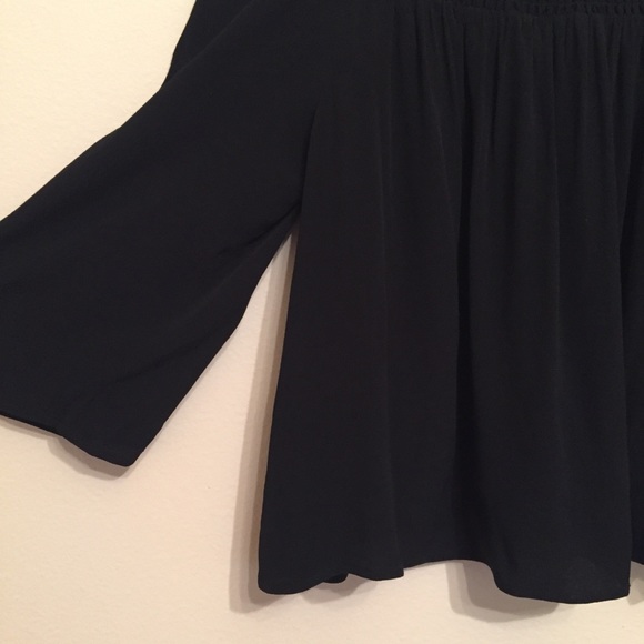 Off-Shoulder Top - Picture 3 of 5